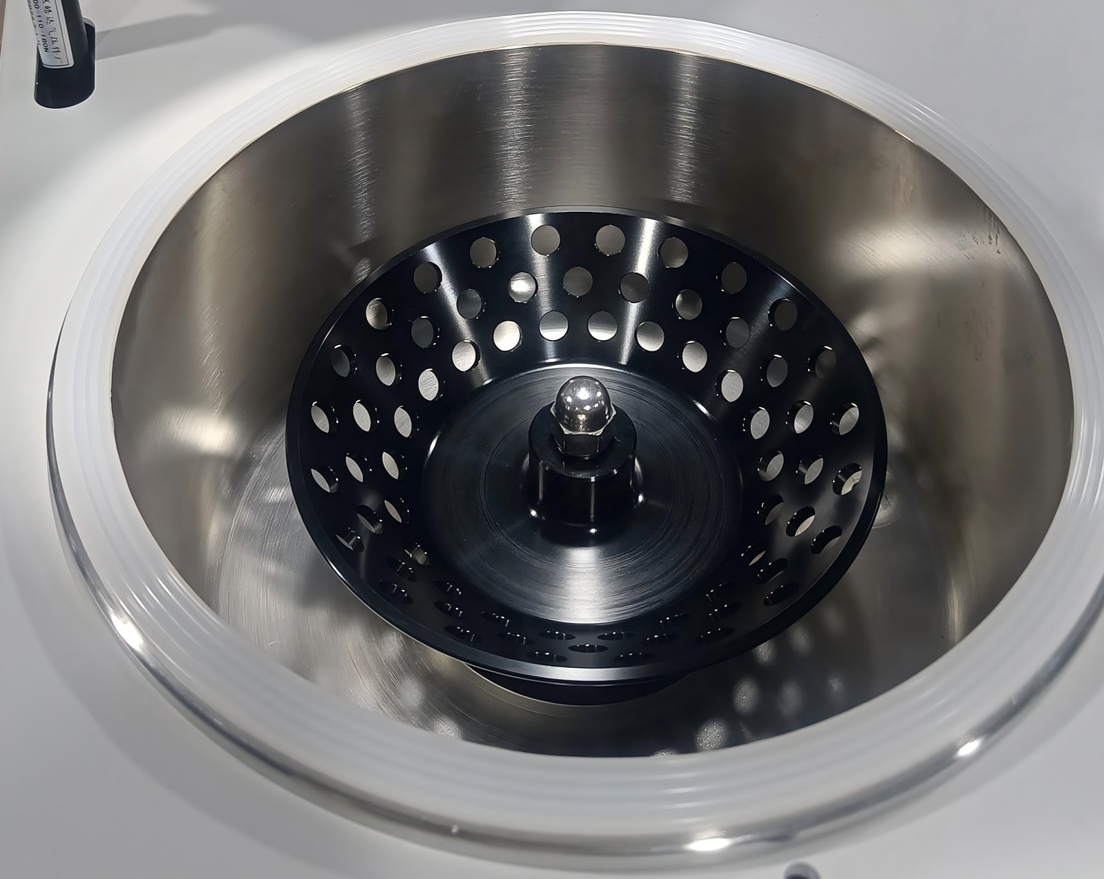 Komora iz nerjavnega jekla z nameščenim rotorjem — LACEVAC7 centrifugalni vakuumski koncentrator