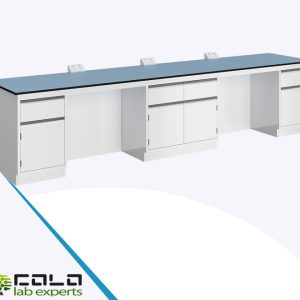 Wall-mounted workbench with four cabinets, back panel and electrical insulation
